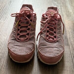 Nike Air Pink Women's Sneakers